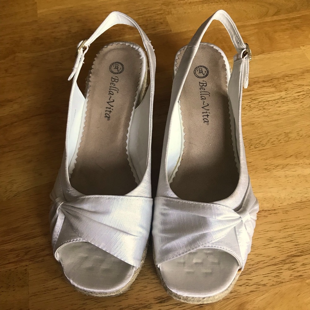 Bella-Vita Ivory Shantung satin sling backs 9N